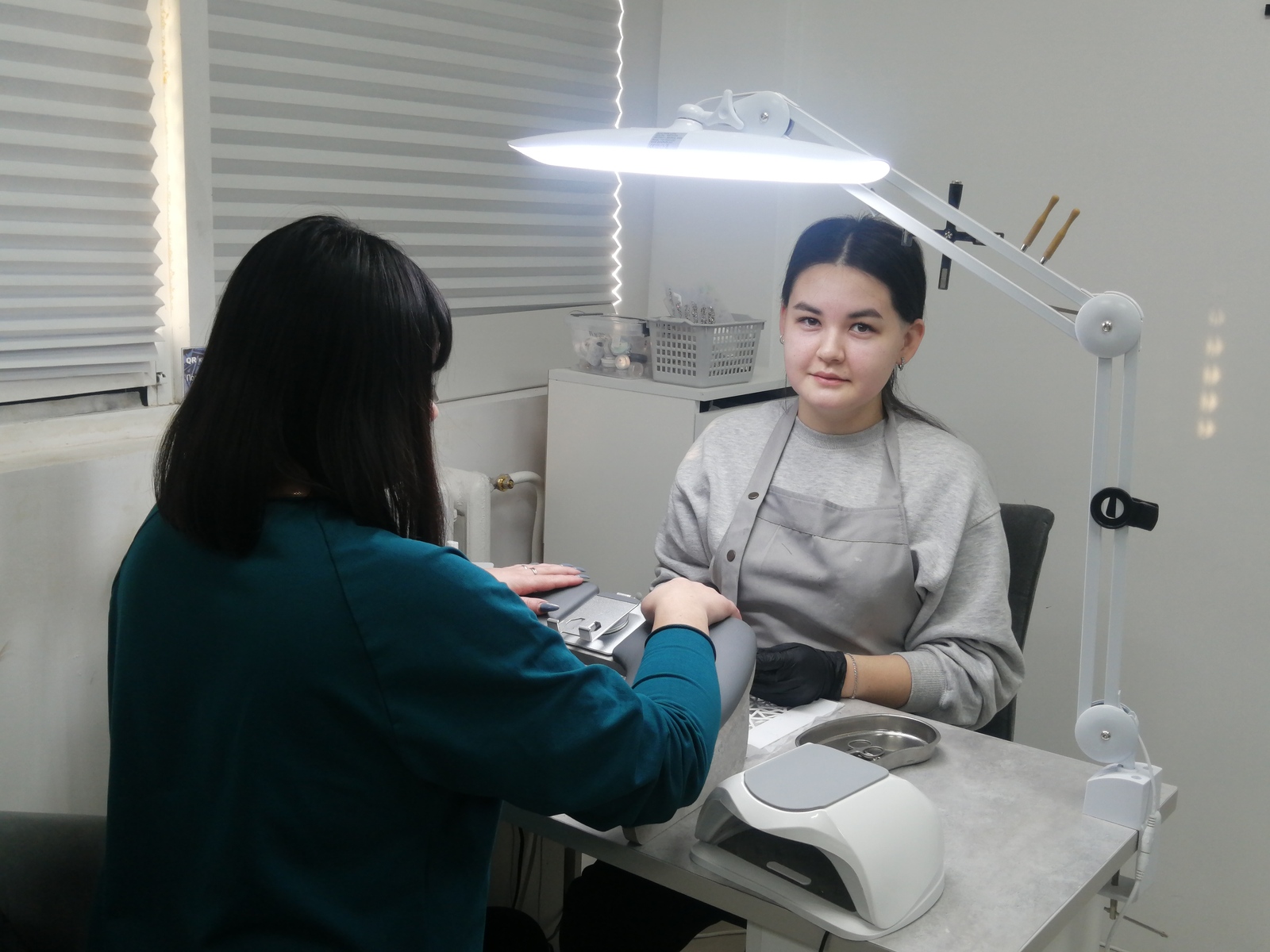 Жительница с.Музяк открыла маникюрный салон