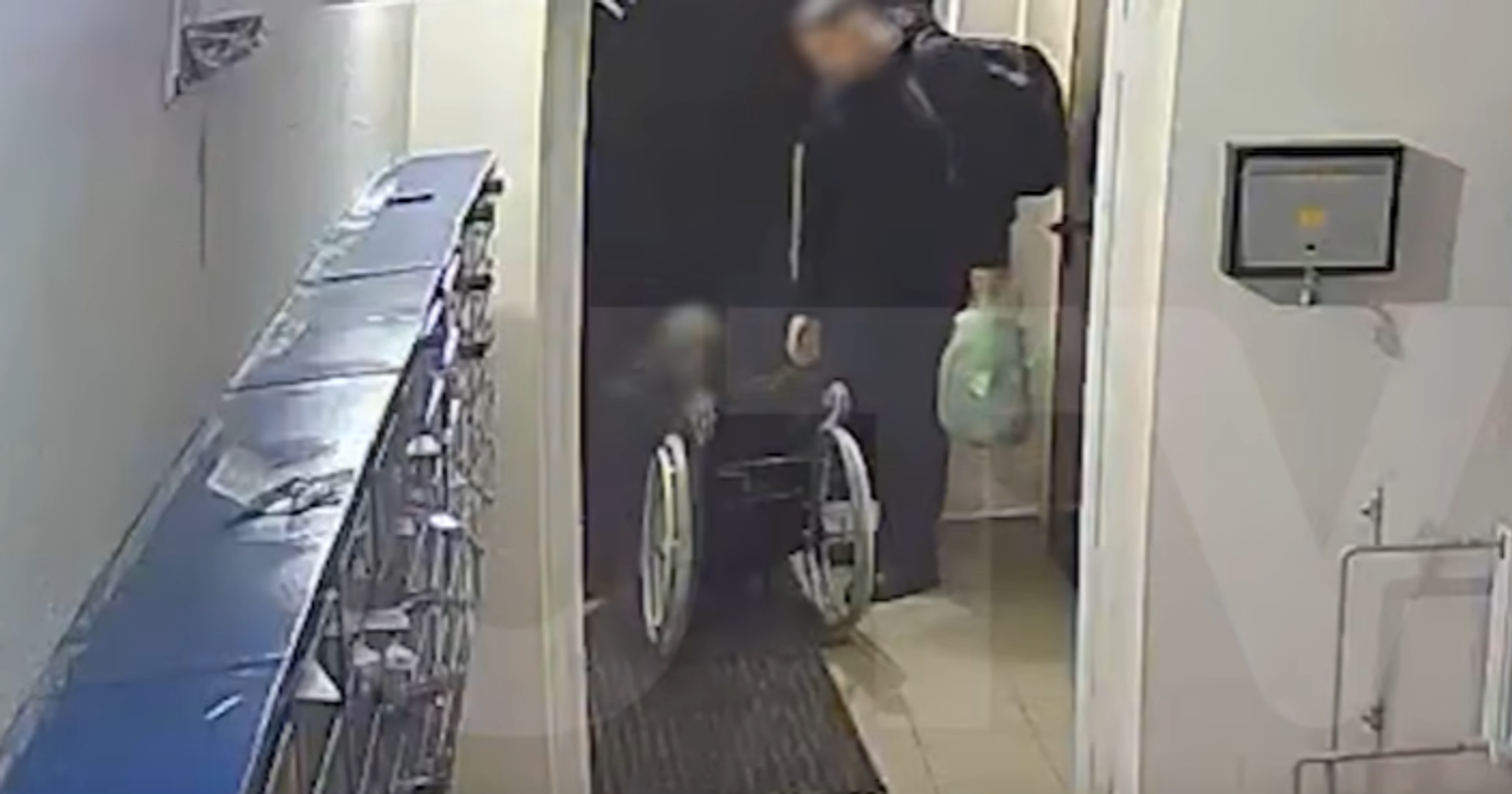 Уфимец упал в своём подъезде с инвалидной коляски