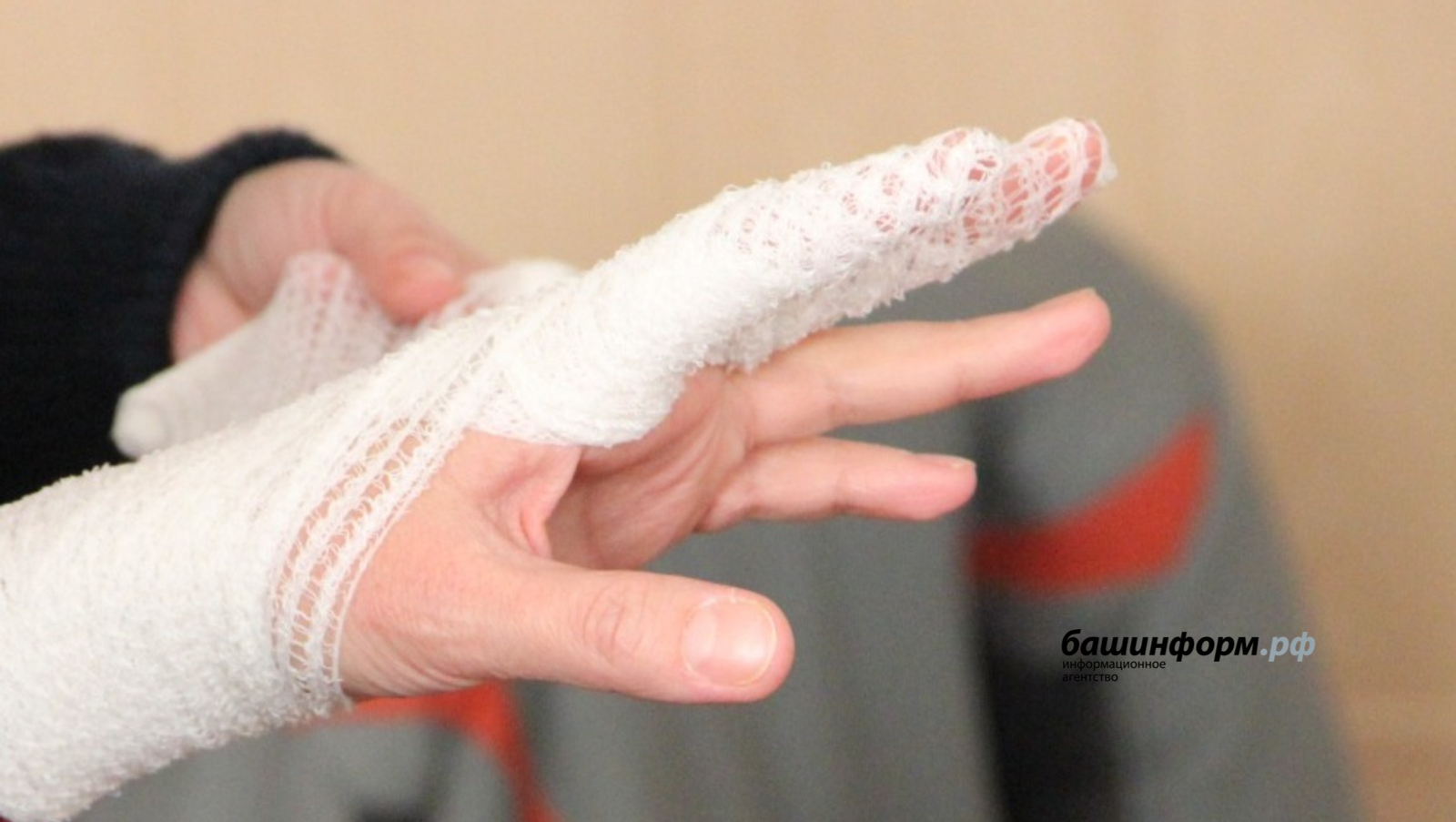 В Уфе мужчина ногой сломал жене палец