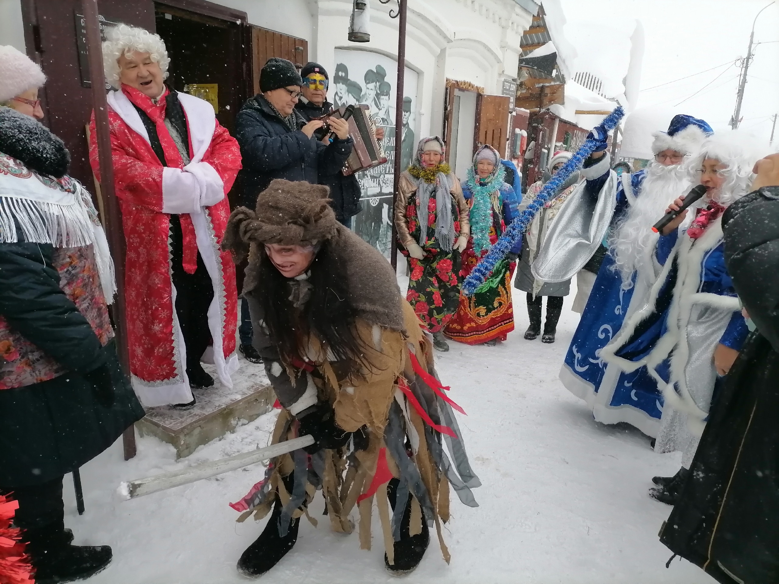 В селе Николо-Березовка состоялся весёлый карнавал
