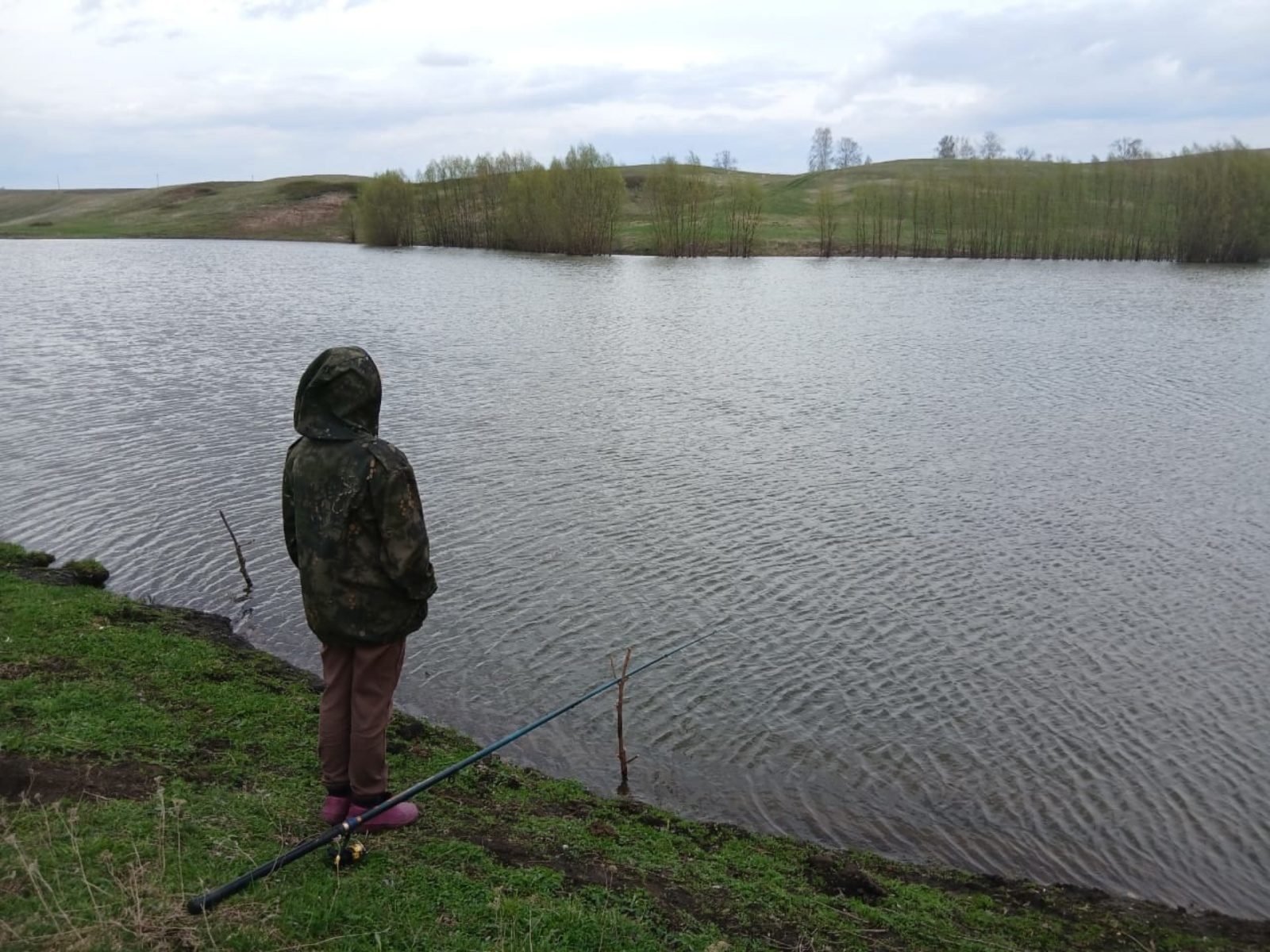 Лунный календарь рыбака на май 2025: благоприятные и неблагоприятные дни