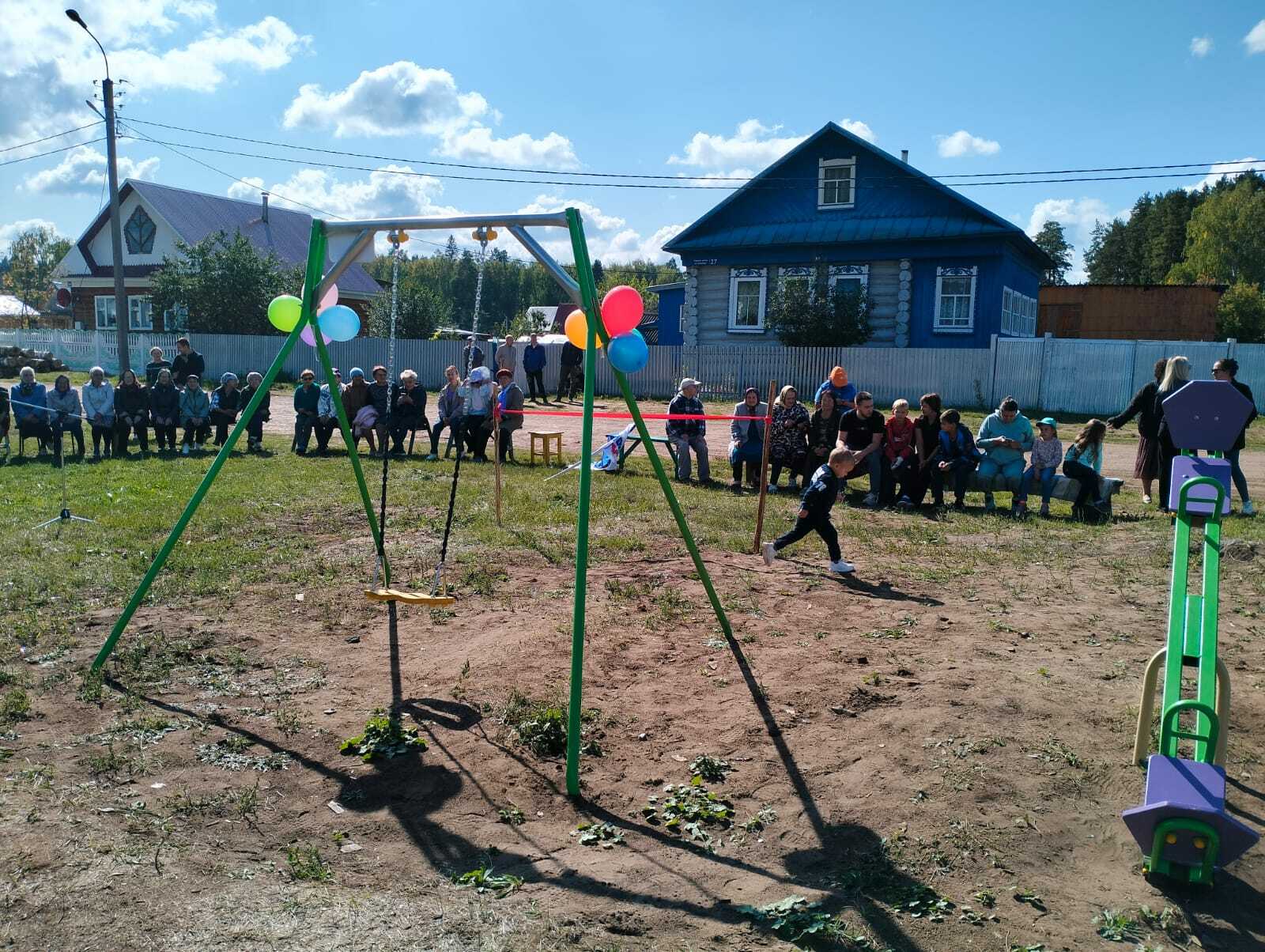 В Краснокамском районе установили игровые элементы на детской площадке