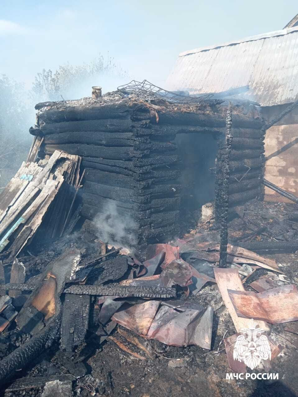 В Краснокамском районе сгорели дом, баня, теплица, мотоблок и трактор