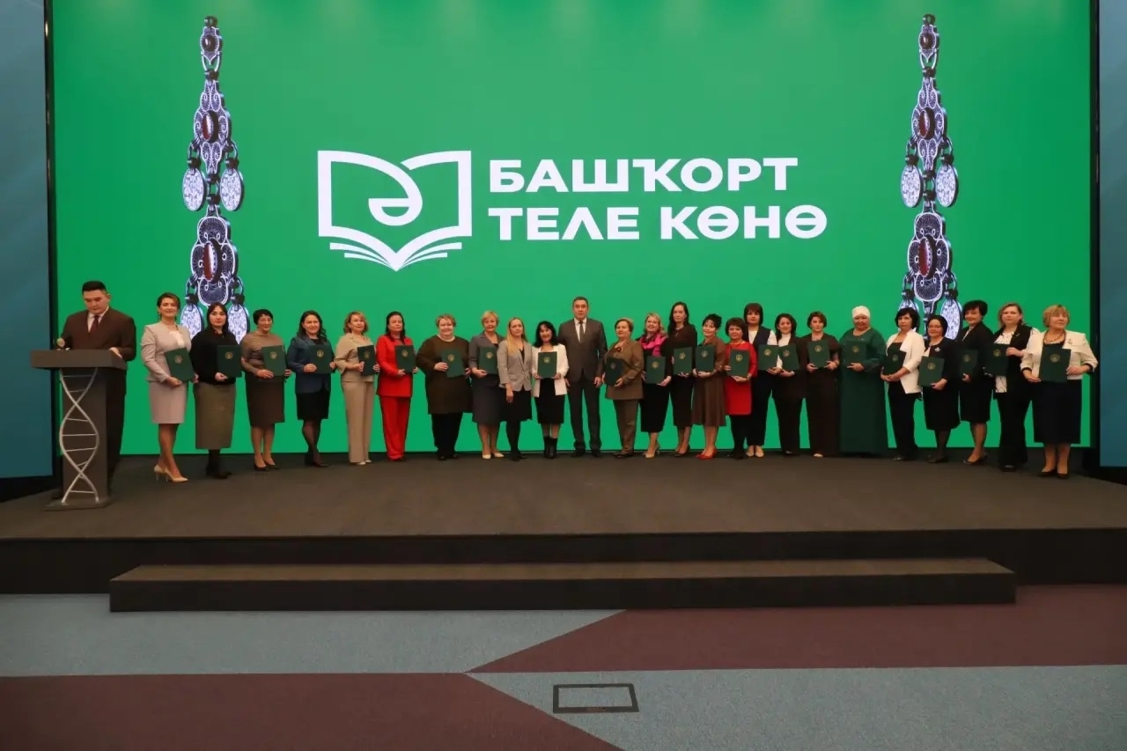 Педагоги Краснокамского района отмечены на республиканском уровне