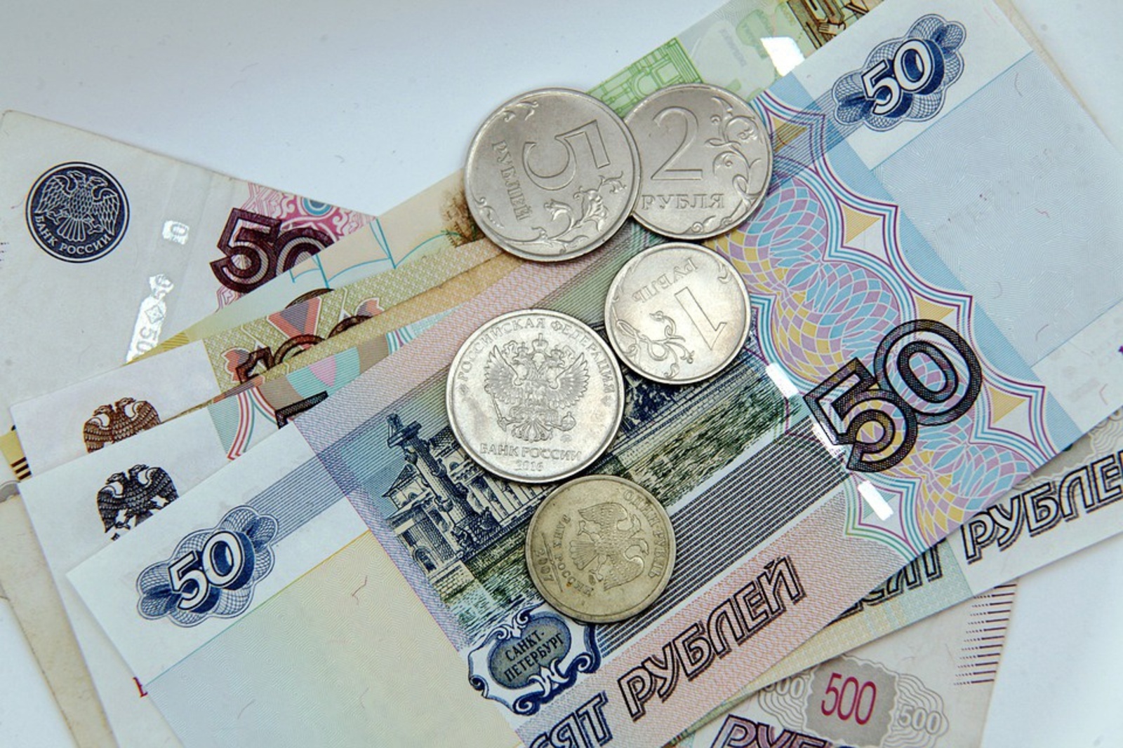 Регионы получат еще 3,6 млрд рублей на расходы по социальным контрактам