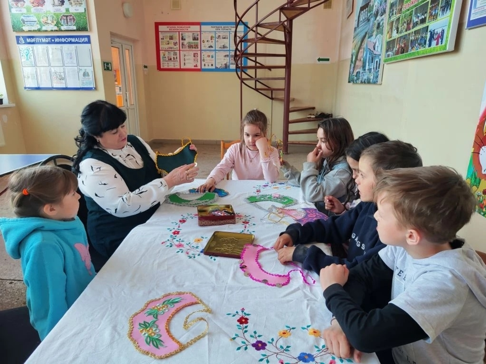 В Кутлинке юные мастера прикоснулись к тайнам татарского изю