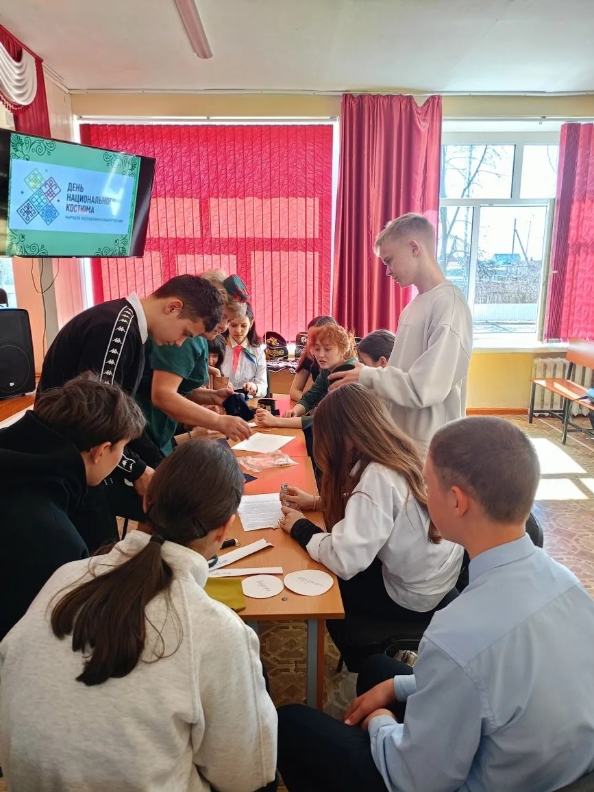 Новокабановская библиотека провела мастер-класс «Лукошко идей»