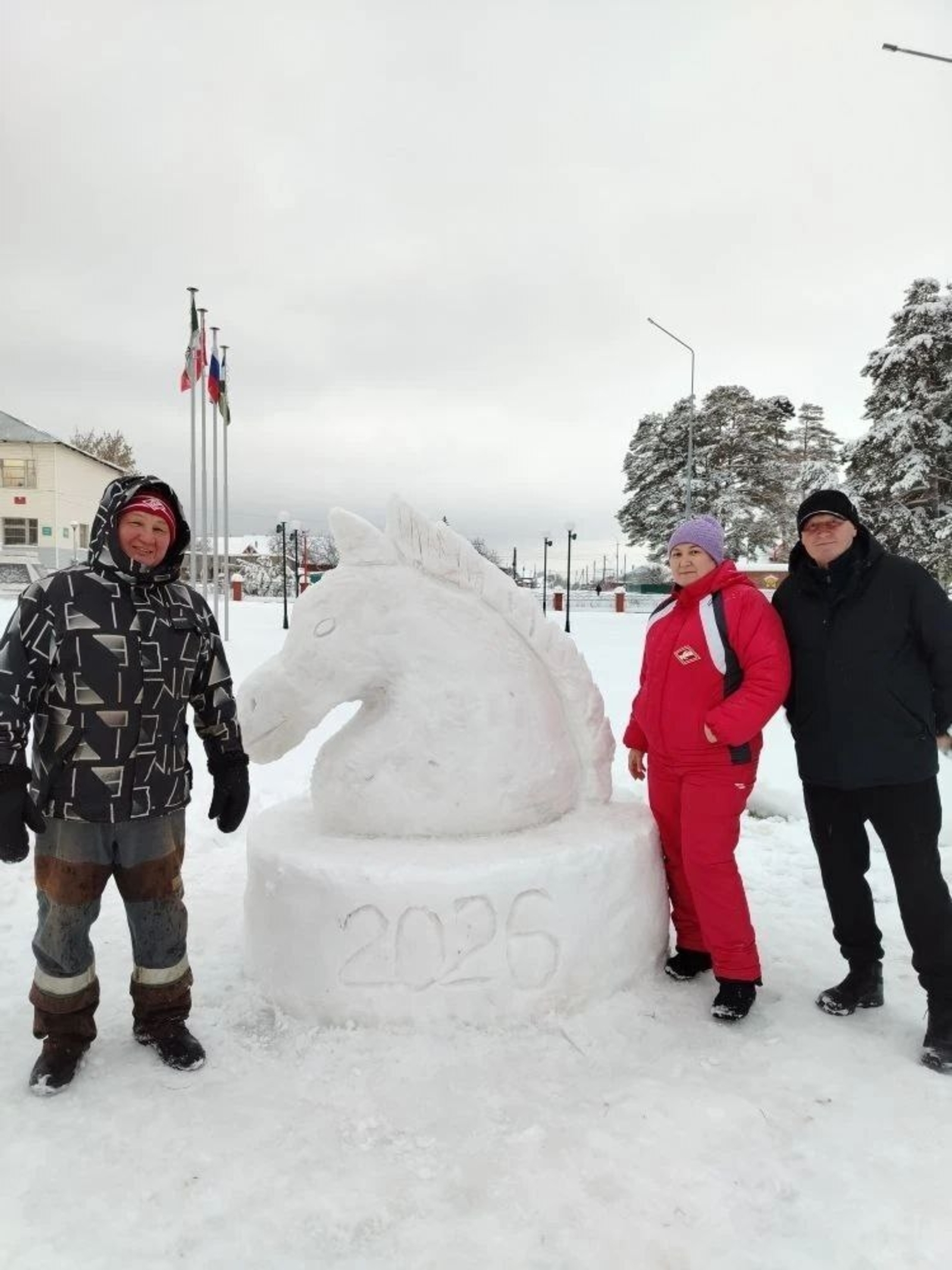 В Николо-Берёзовке подвели итоги конкурсов новогодних городков и снежных фигур
