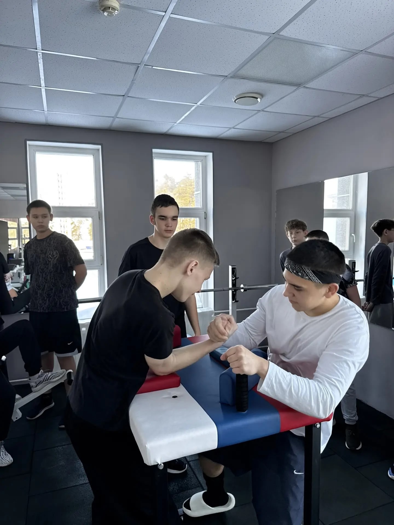 В селе Николо-Березовка прошёл турнир по армрестлингу