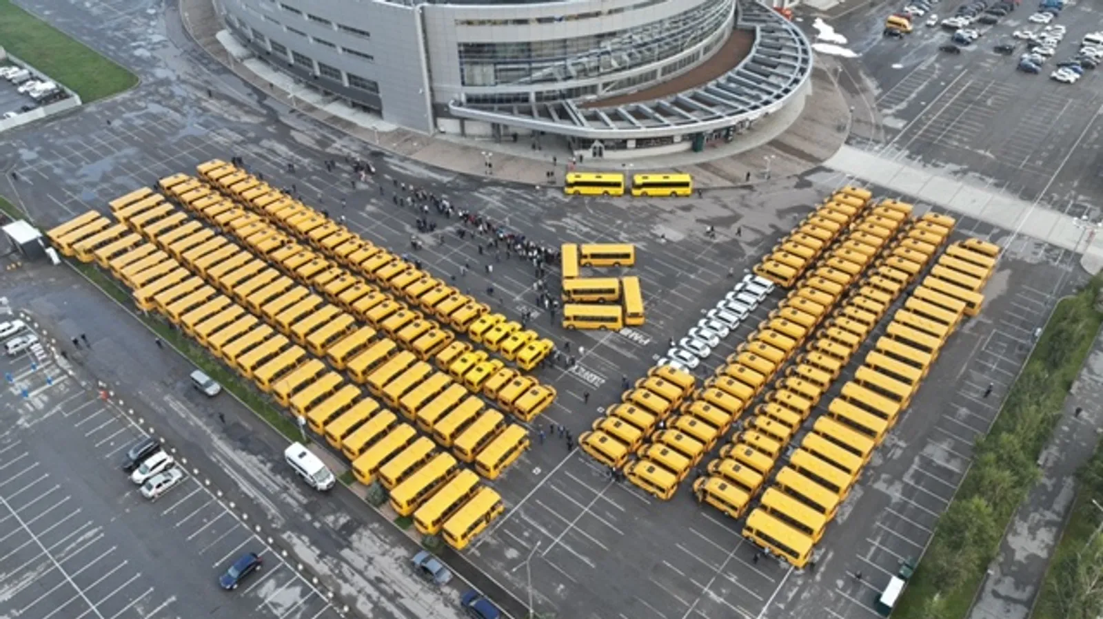 В Башкирии в школы поступили более 200 новых автобусов