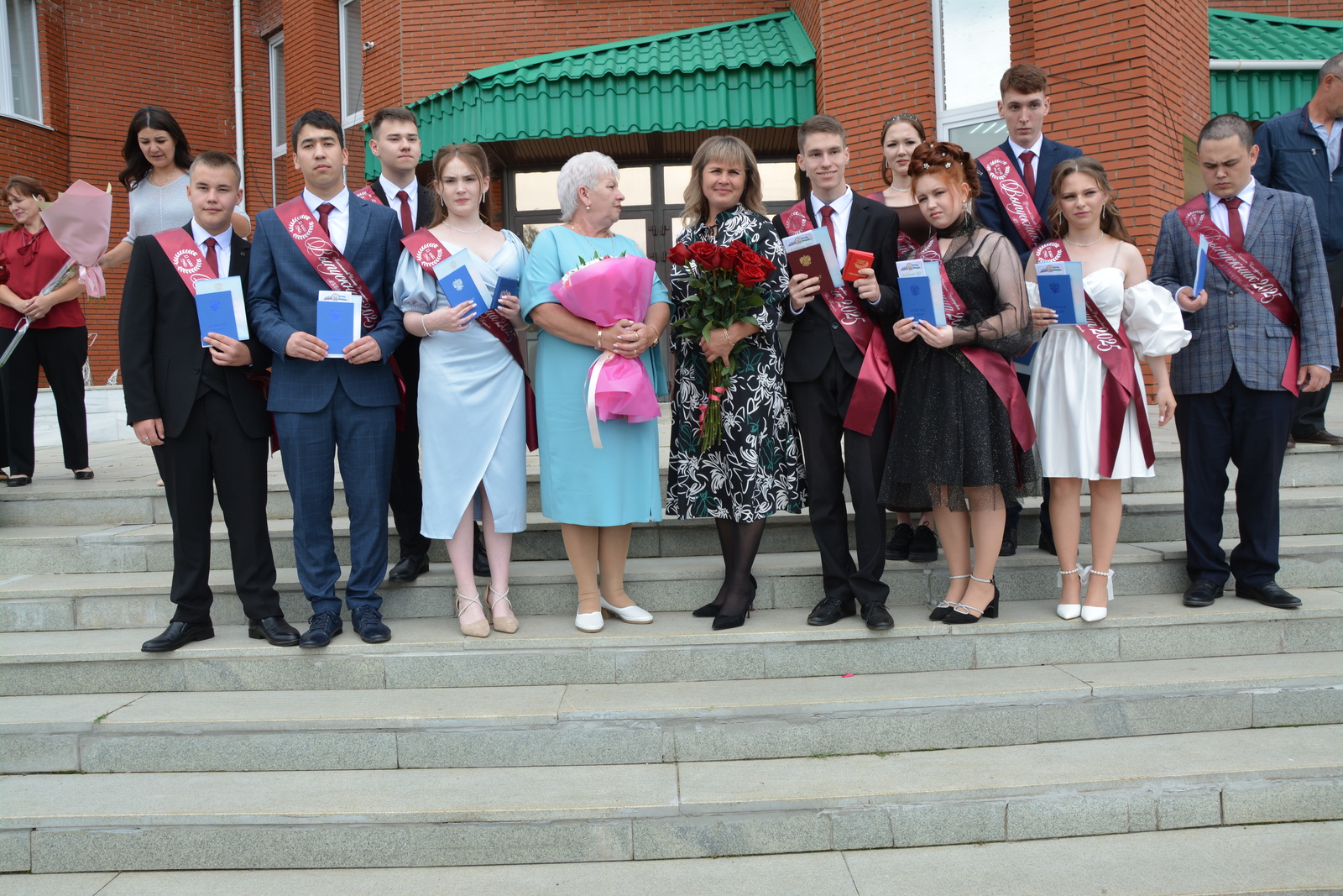 Резкий перекос в сторону естественных наук при падении интереса к гуманитариям