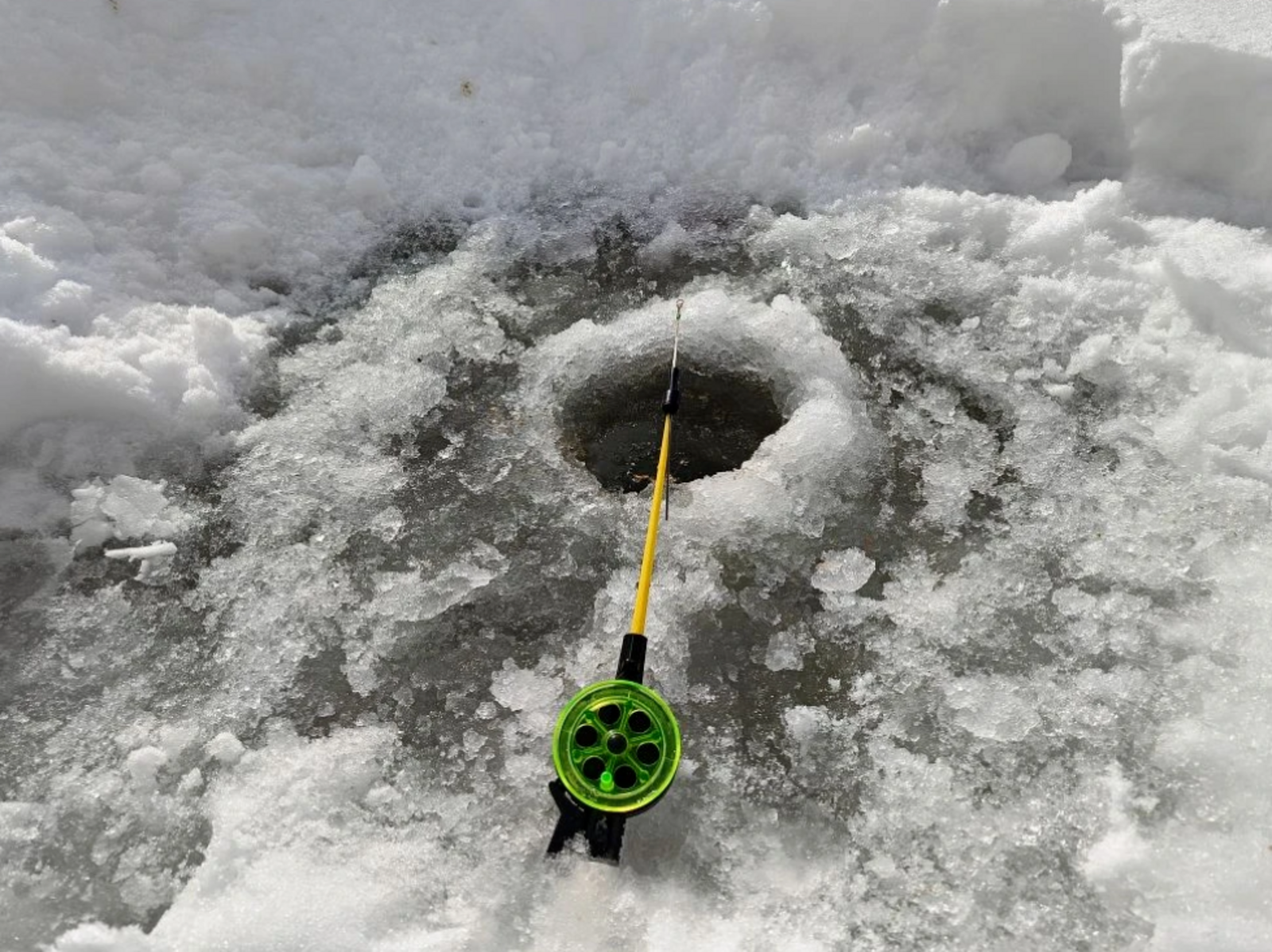 Рыбалка весной: снасти, клев и приманки