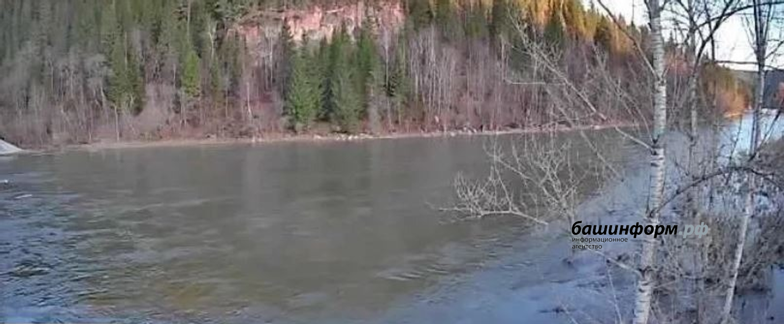 В Башкирии вода подтопила 52 участка, введены ограничения на пяти дорогах