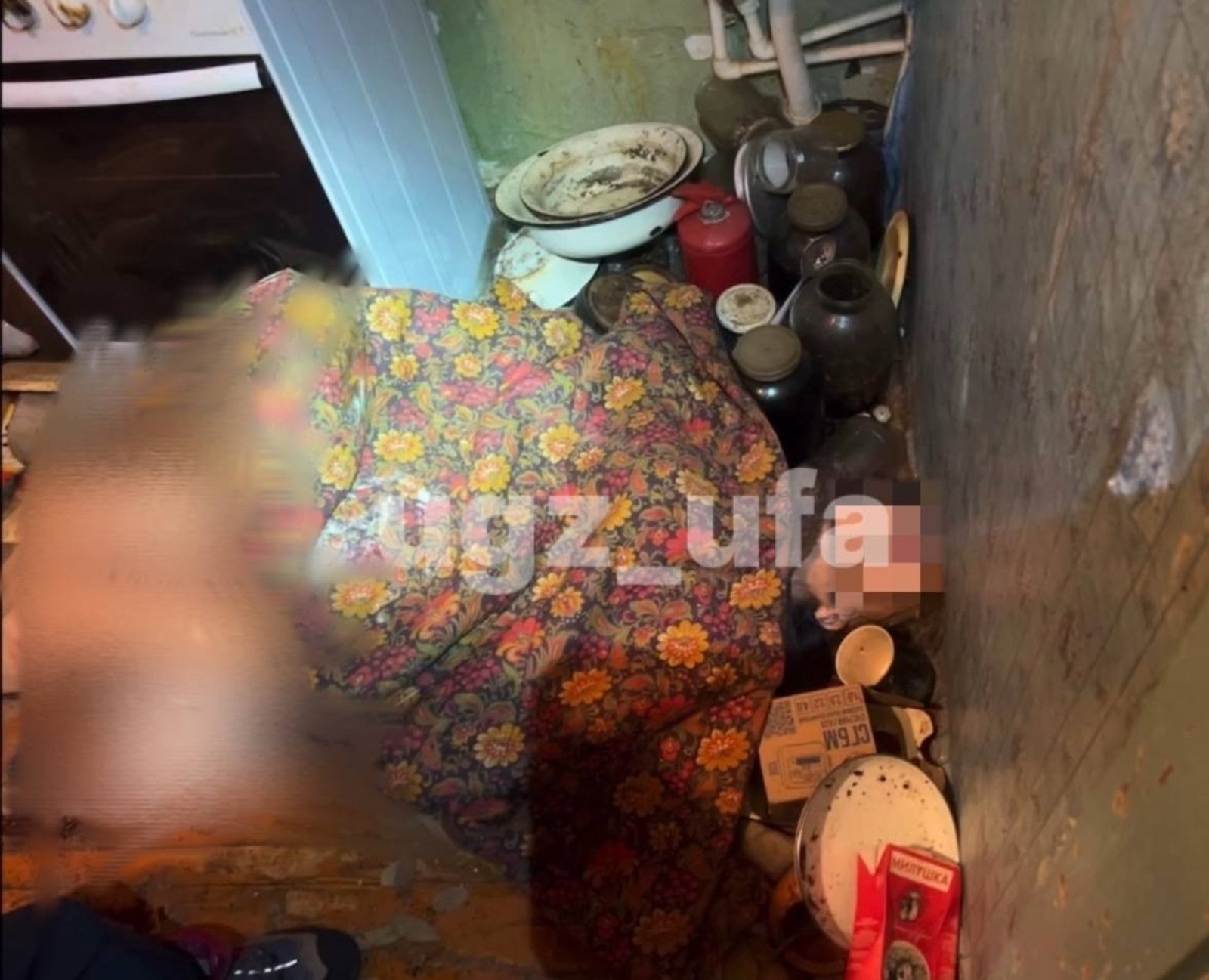 В Башкирии на бабушку рухнул кухонный шкаф