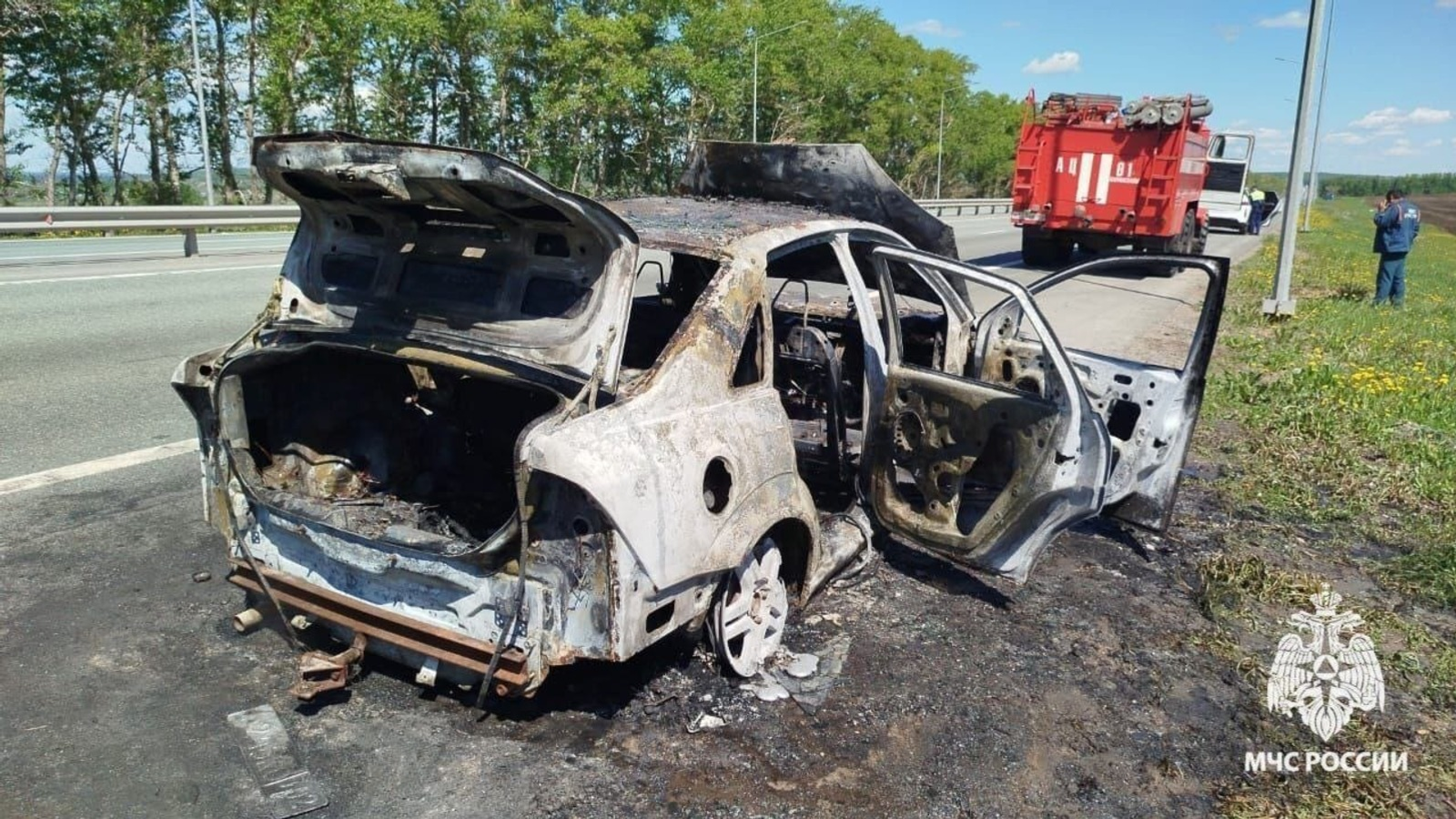 В Башкирии на ходу загорелся легковой автомобиль