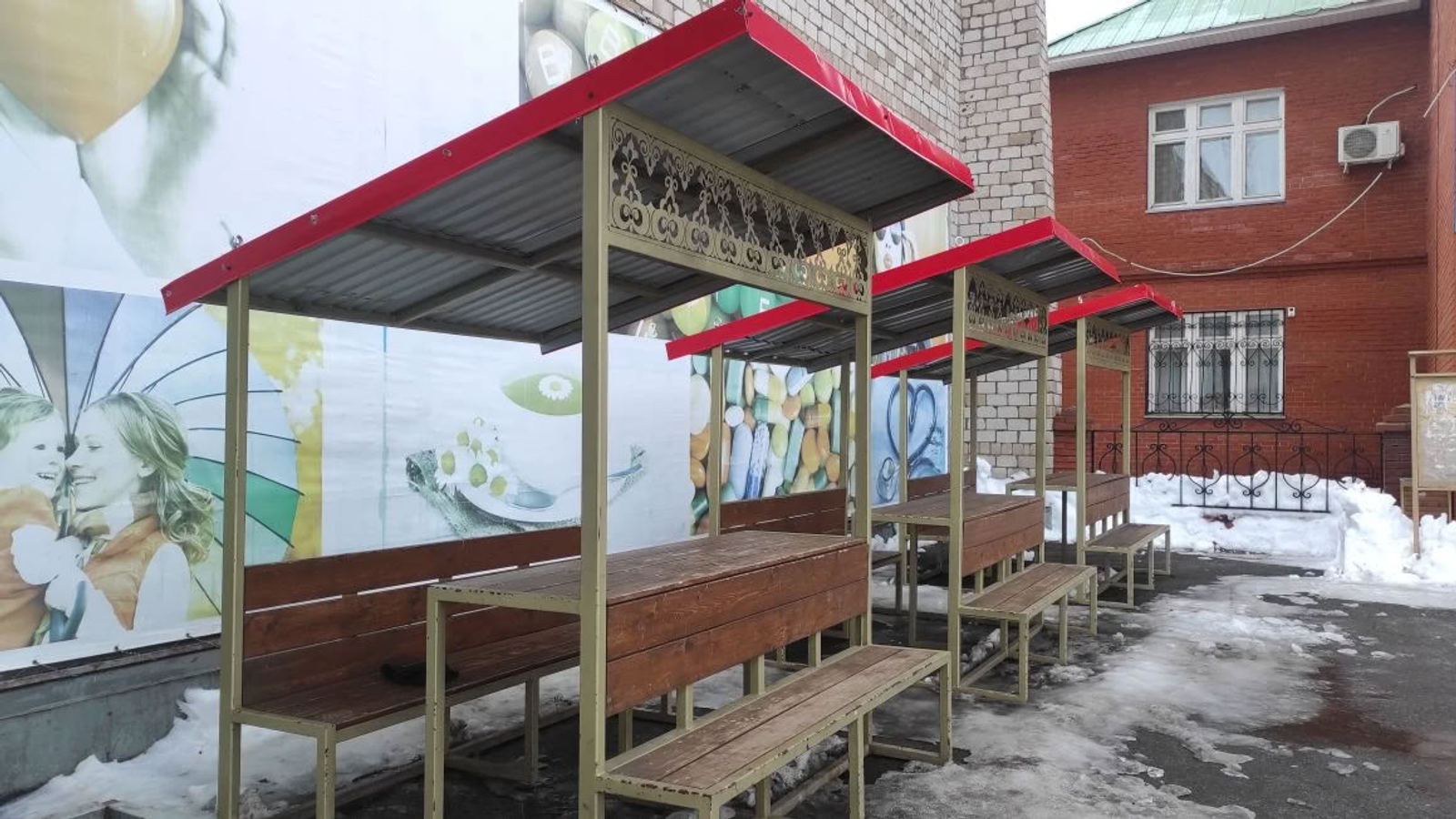 В Николо-Берёзовке оперативно отремонтировали торговые ряды