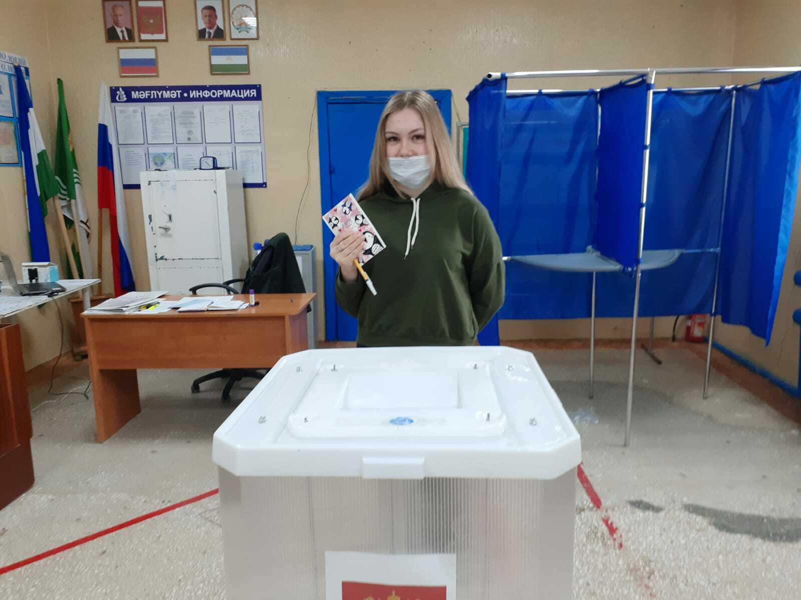 Второй день выборов: проголосовало почти половина избирателей