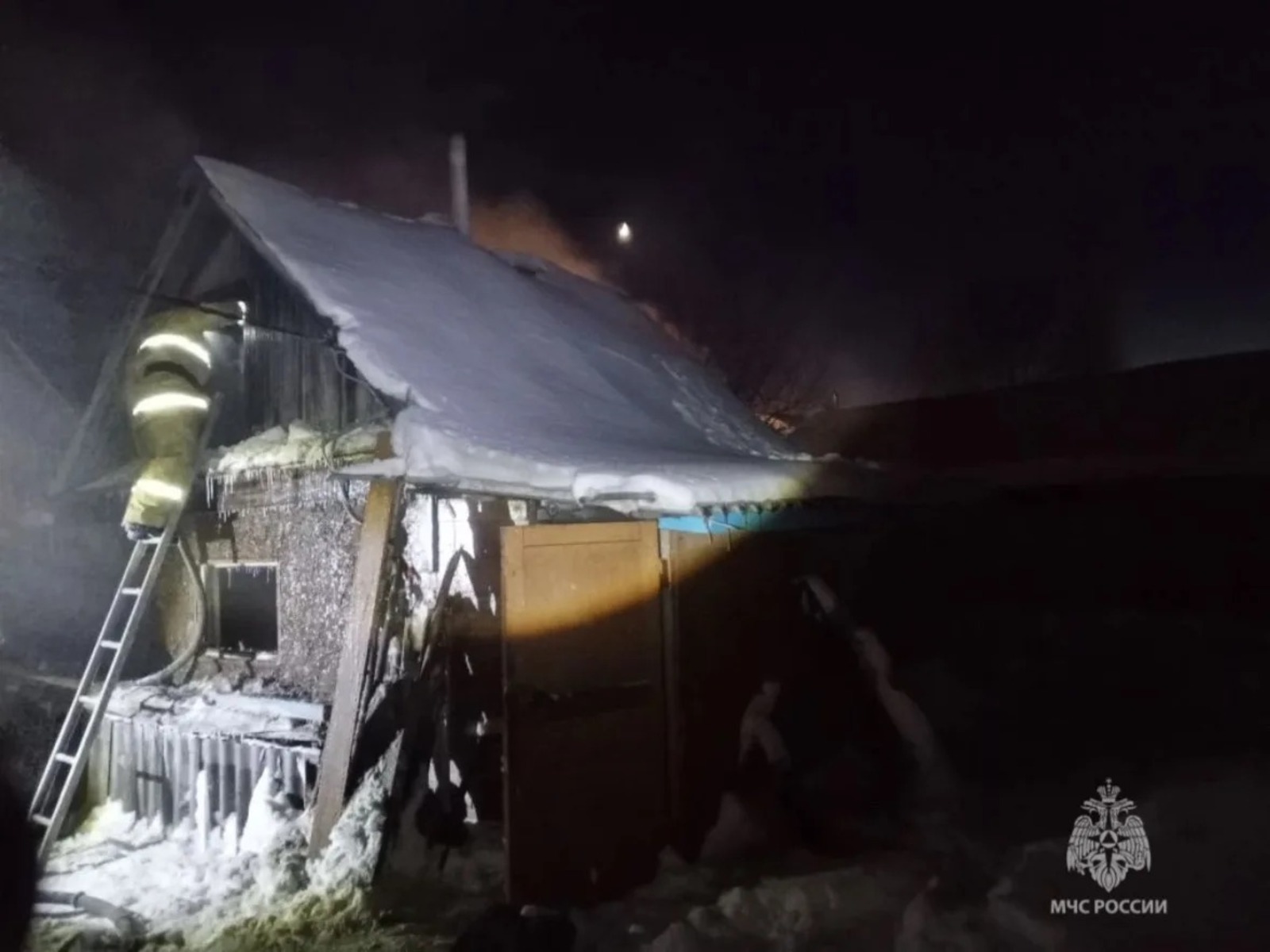 В Башкирии в сгоревшей бане нашли тело 60-летнего мужчины