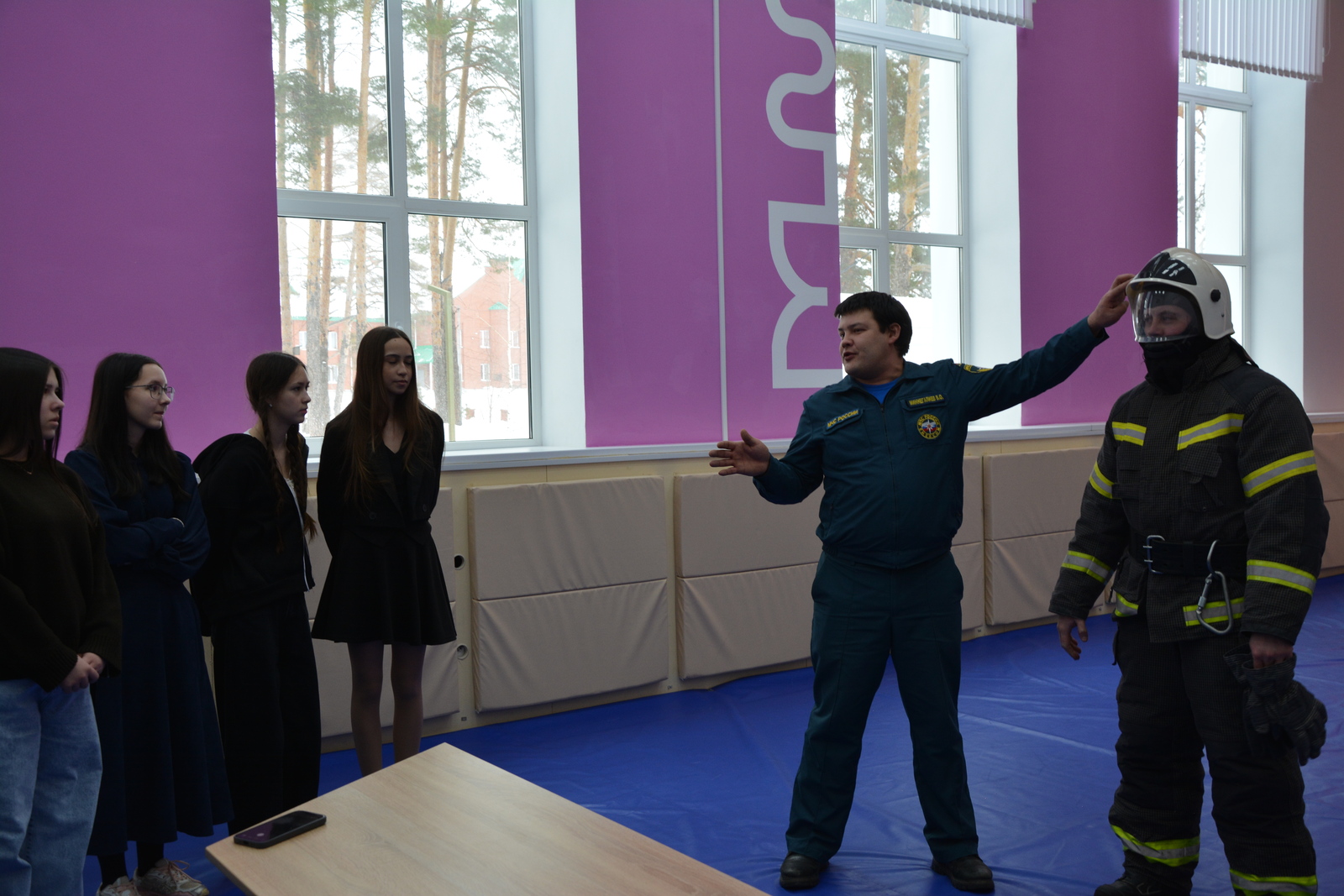 Школьники участвовали в акции "Профессиональный десант"