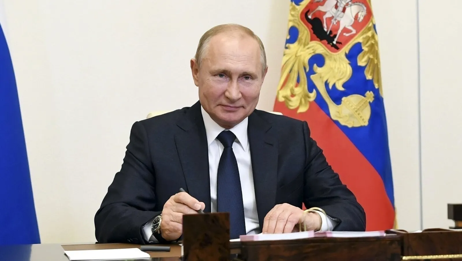 Глава Башкирии поздравил Владимира Путина с днем рождения
