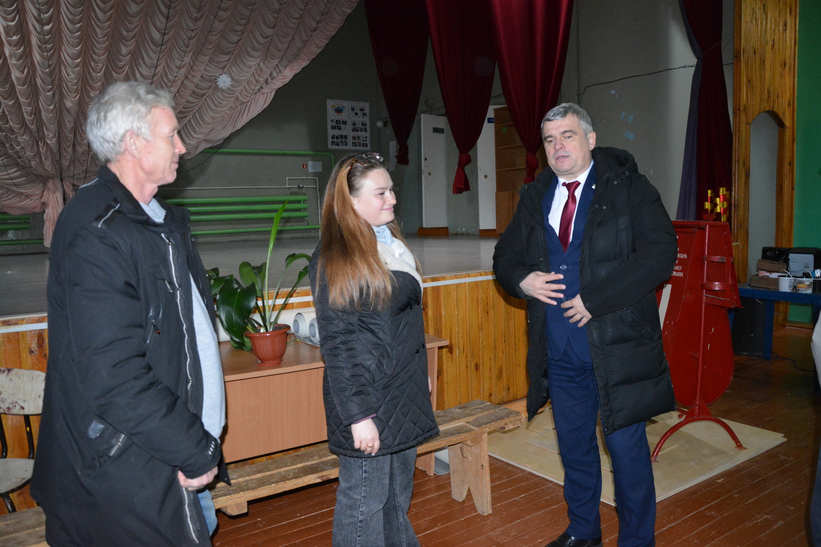 Итоги года: в ДК села Шушнур заменили пол сцены