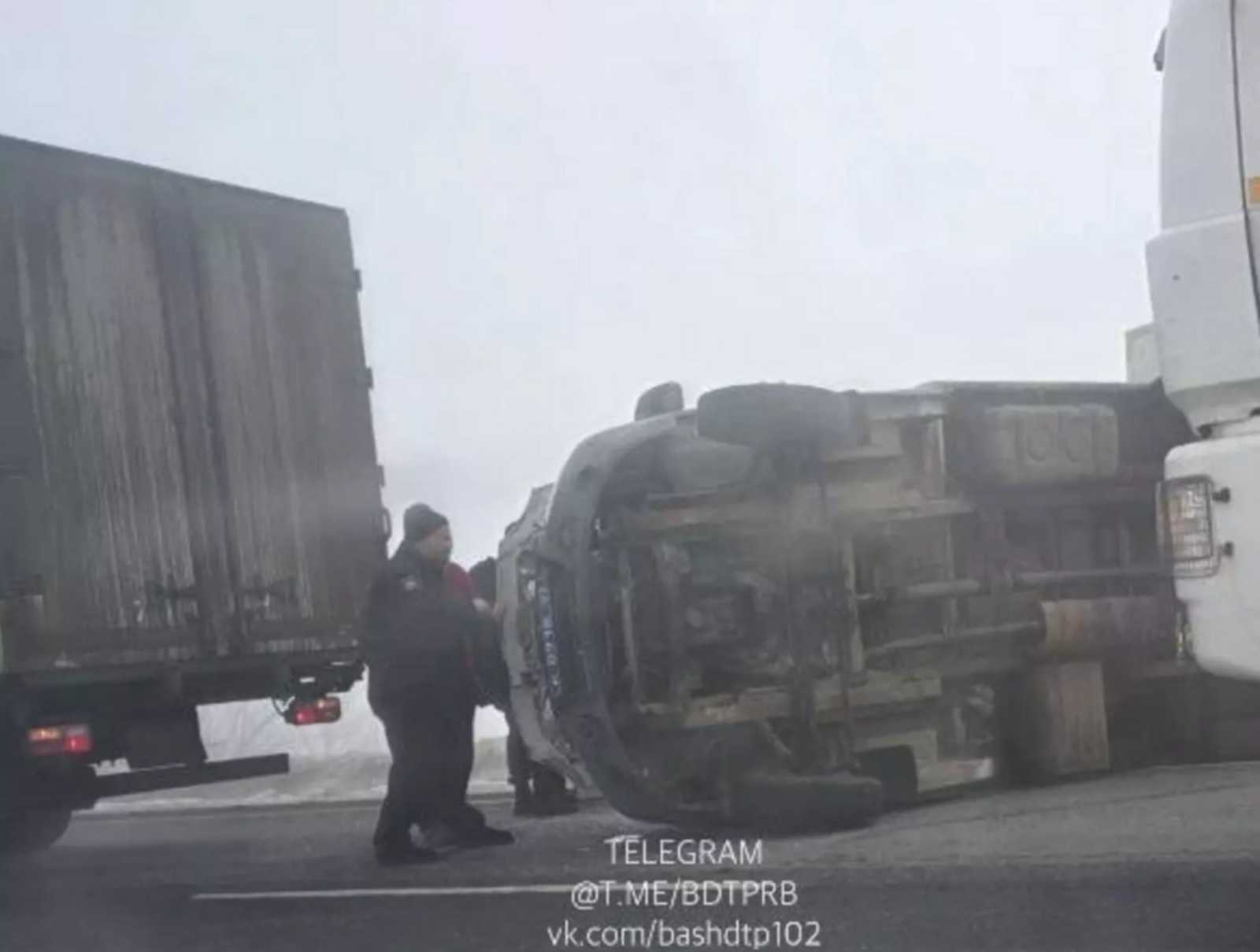 В Башкирии на трассе опрокинулась полицейская машина