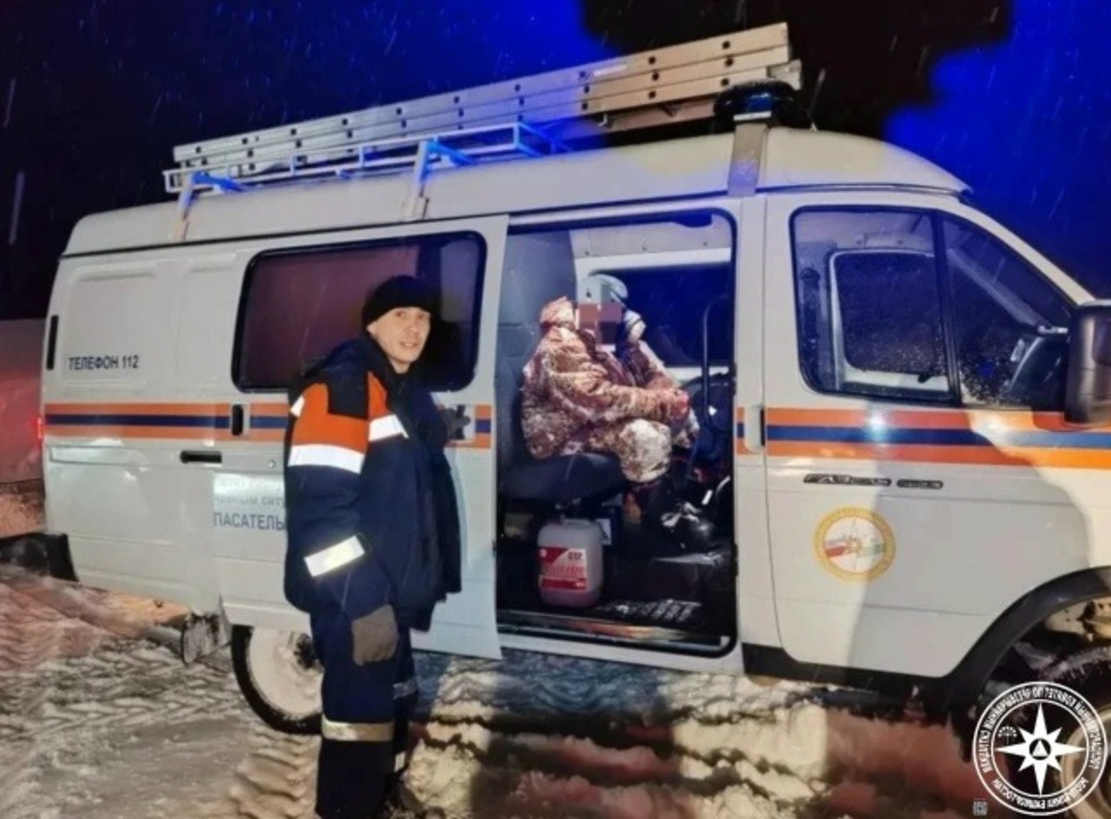 В Башкирии семья с ребенком застряла на дороге